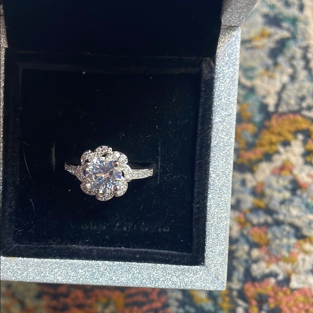 🖤5/$25 Elegant Silver size 8 zircon Diamond Ring - Picture 16 of 16